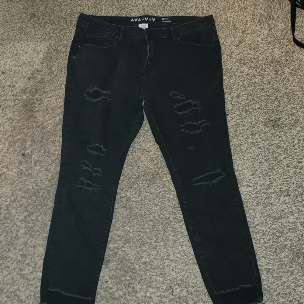 Ripped stretchy jeans